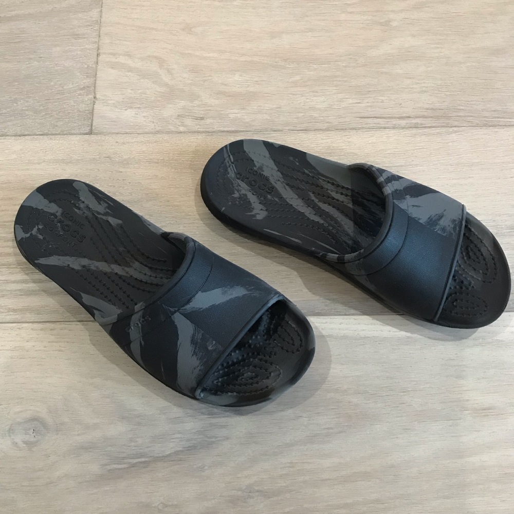Boys crocs slides size 3